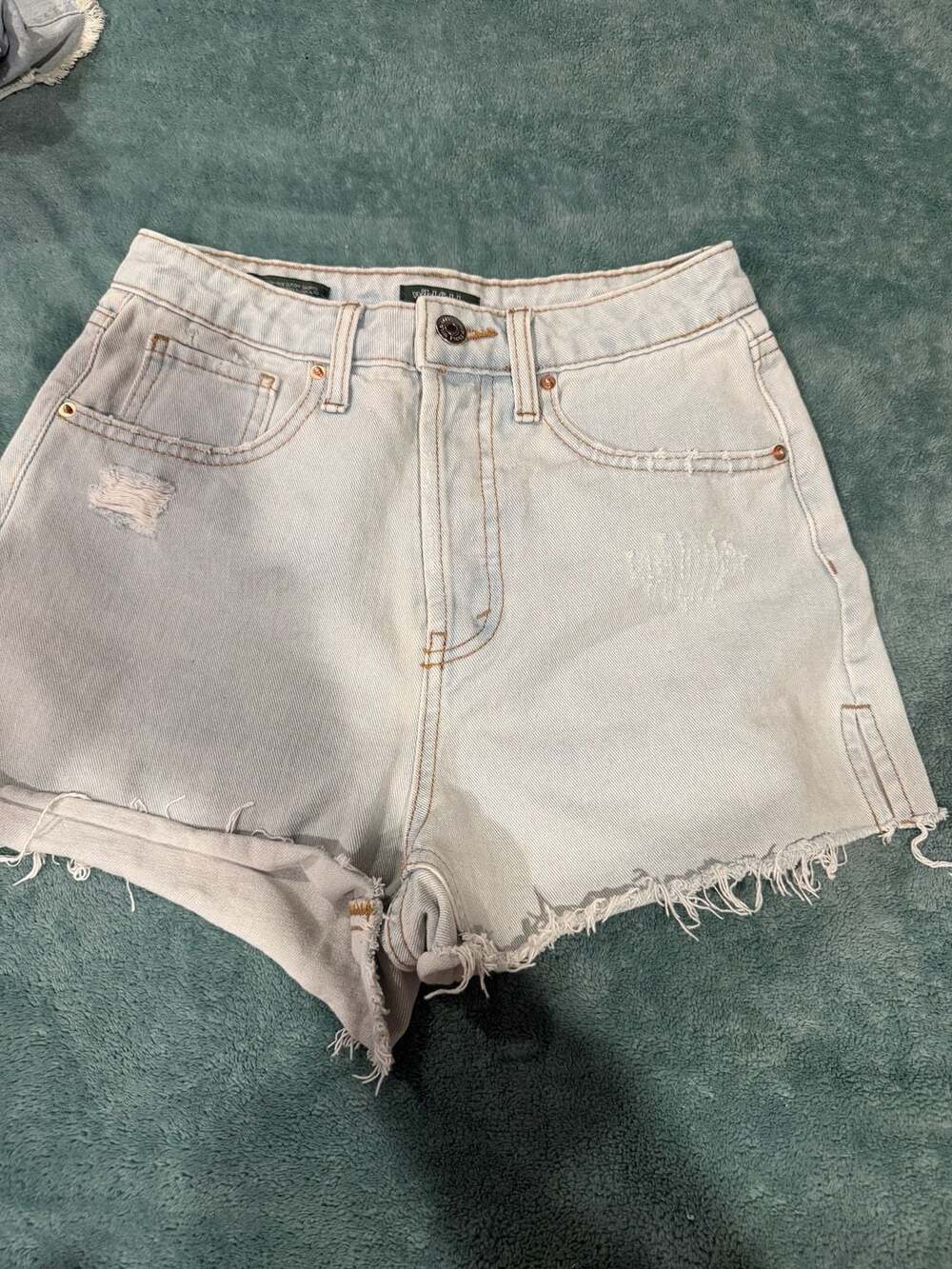 Wild Fable Super High-Rise Cut-Off Jean Shorts Light Wash Sz 6